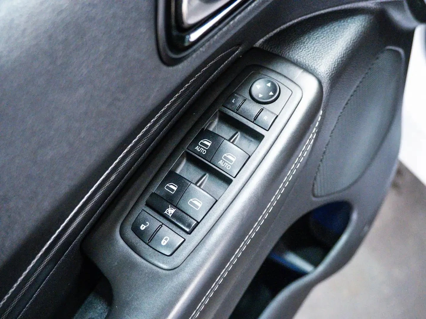 Dodge Durango SRT 392 Plus ���� �� �������� ���������� | Mobile.bg � ����������� 11
