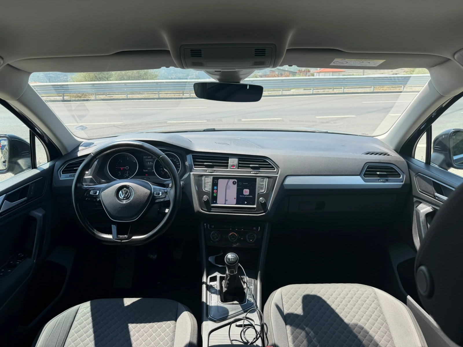 VW Tiguan 1.6 TDi, снимка 12 - Автомобили и джипове - 55554626