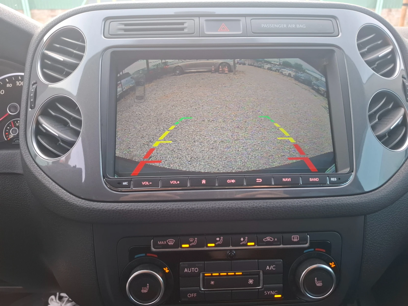 VW Tiguan 2.0tdi 140ps. 4motion * 119000км. * ТОП СЪСТОЯНИЕ*, снимка 12 - Автомобили и джипове - 55874600