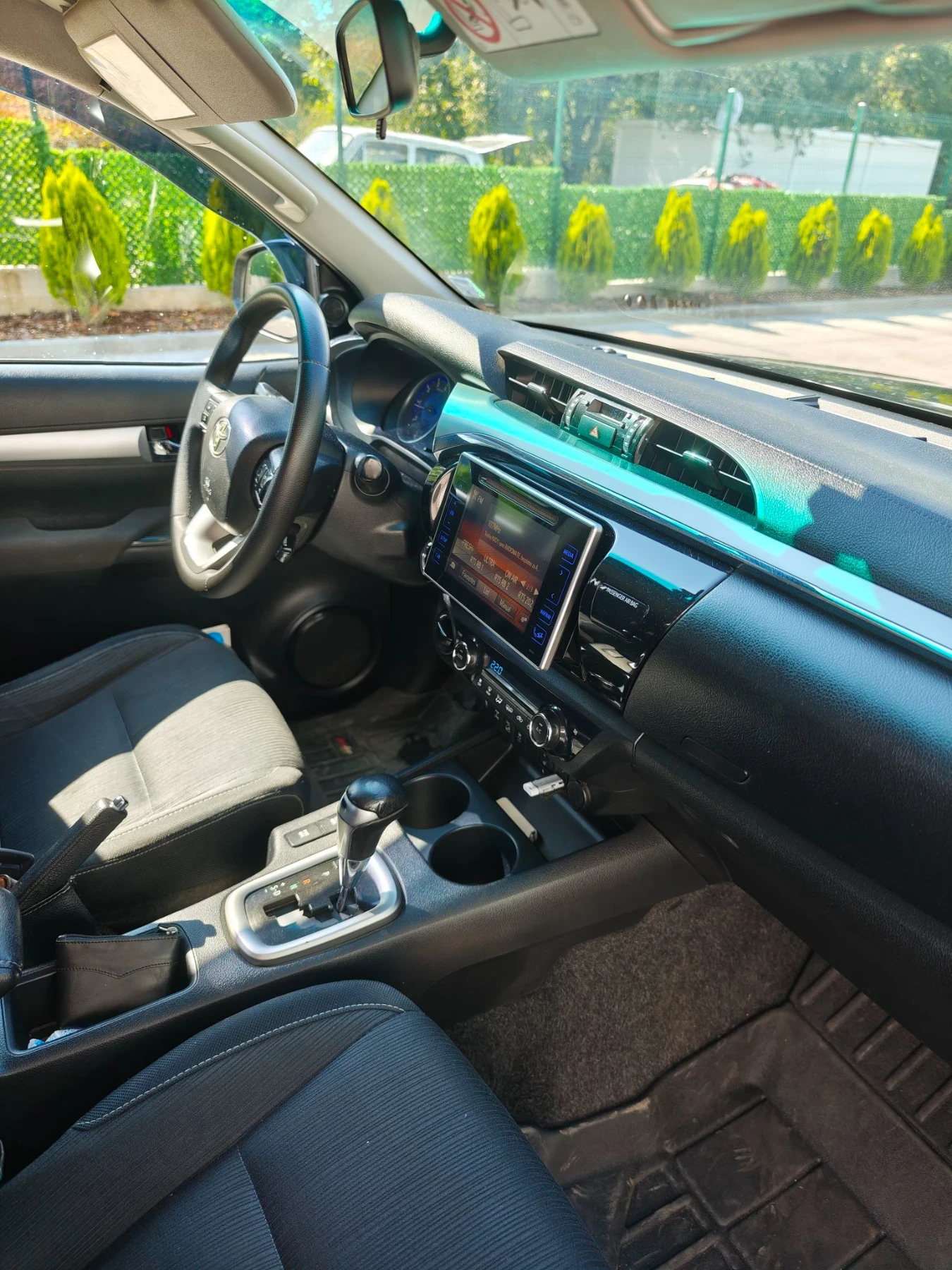 Toyota Hilux Пикап, снимка 10 - Автомобили и джипове - 56226428