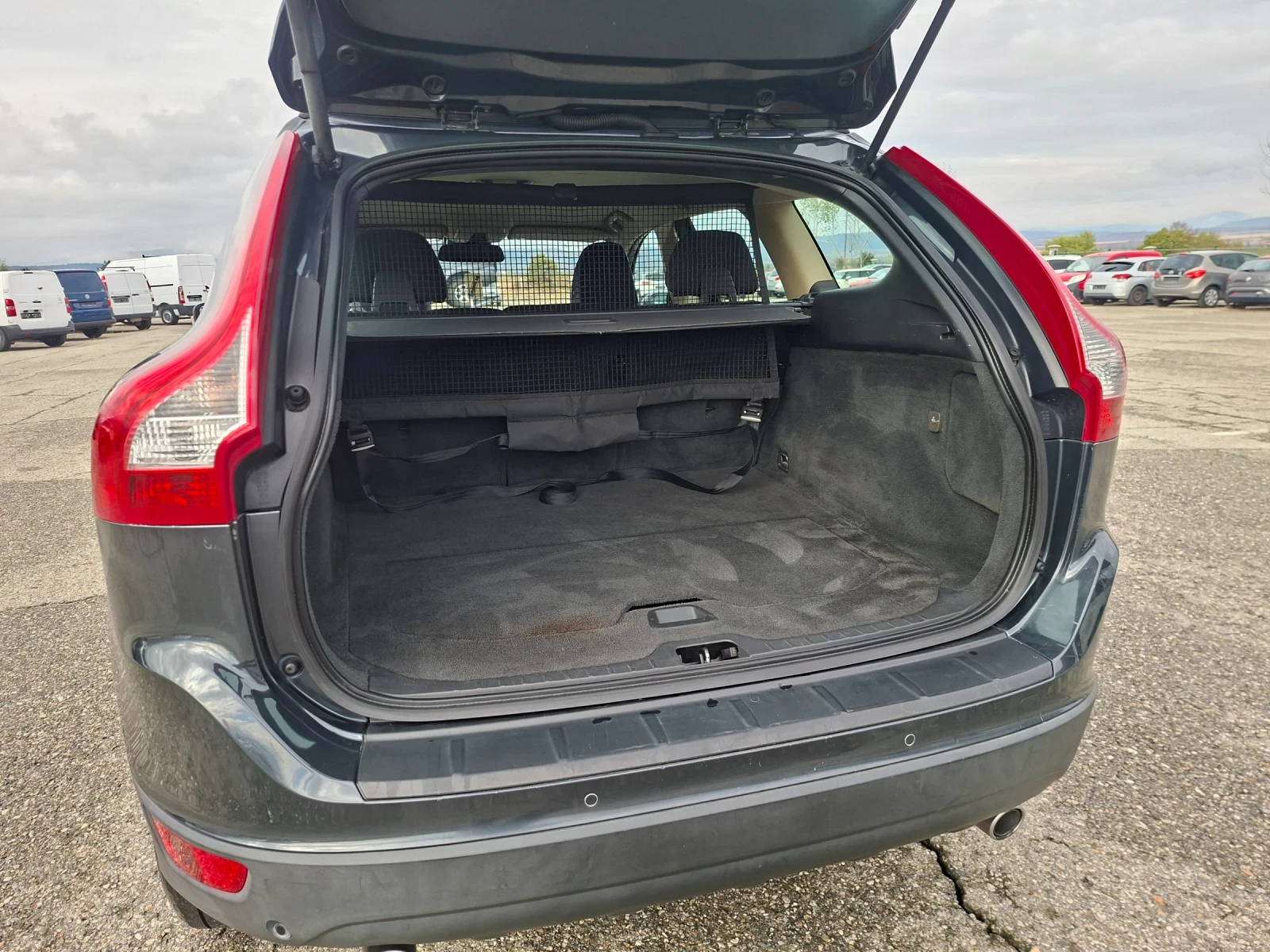 Volvo XC60 2, 4 d D3 4wd, снимка 15 - Автомобили и джипове - 56232798