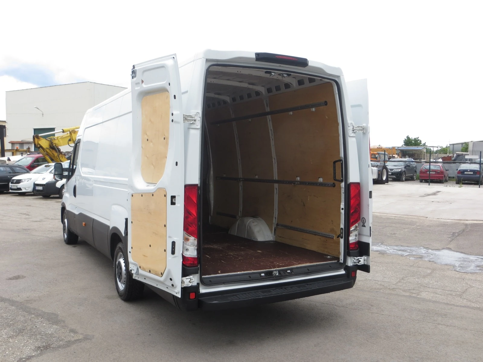 Iveco Daily 35S15V_16 m3 | Mobile.bg   15