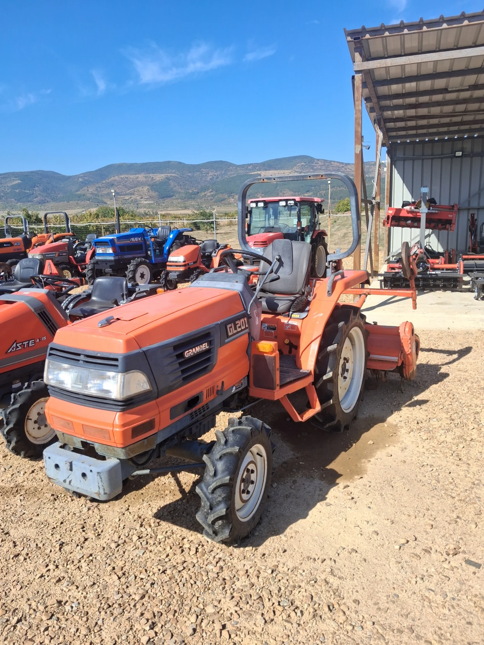 Трактор Kubota Скайтрак 