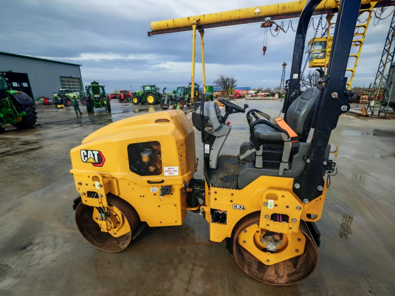 Валяк BOMAG CAT CB2.7 лизинг с първоначална вноска 3, 5%, снимка 3 - Индустриална техника - 49680362