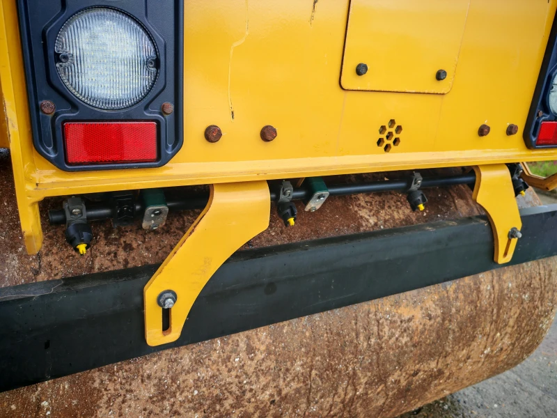 Валяк BOMAG CAT CB2.7 лизинг с първоначална вноска 3, 5%, снимка 11 - Индустриална техника - 49680362