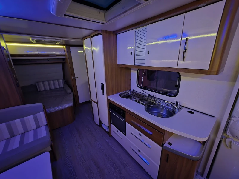 Каравана Hobby, снимка 13 - Каравани и кемпери - 52163757