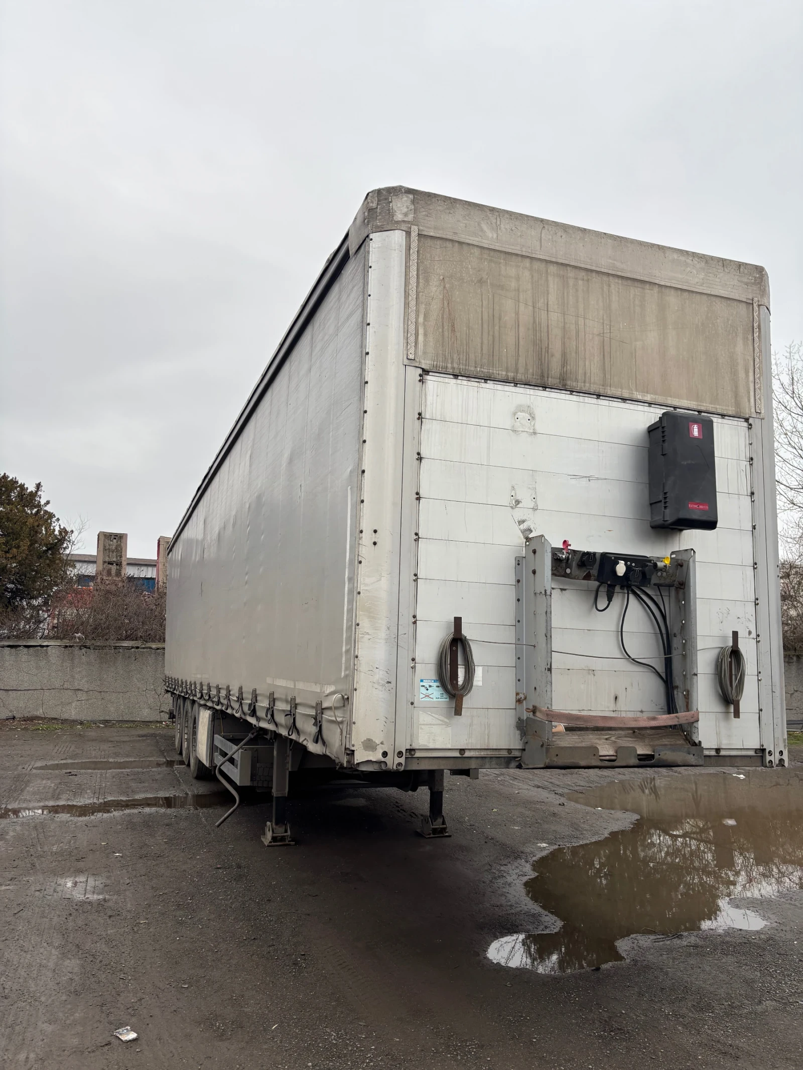 Полуремарке Koegel Fox