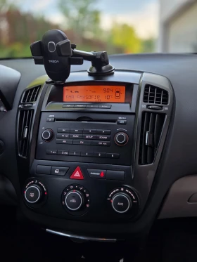 Kia Ceed 1.4i Фабрична газ* Напълно обслужена* , снимка 12