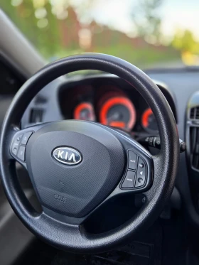 Kia Ceed 1.4i Фабрична газ* Напълно обслужена* , снимка 15