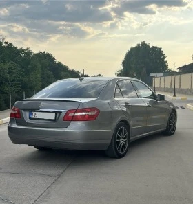 Mercedes-Benz E 220, снимка 8