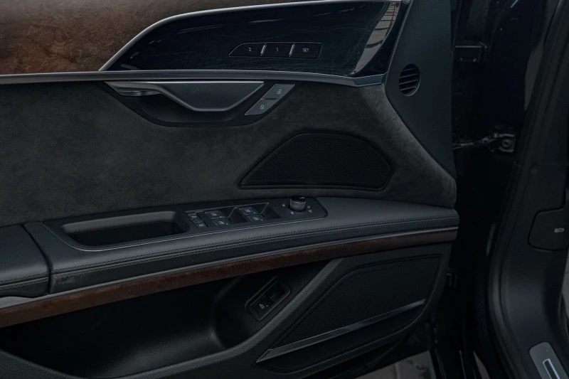 Audi A8 60TDI/Quattro/Камера360/Bang&Olufsen/Virtual/Ambie, снимка 12 - Автомобили и джипове - 51001372