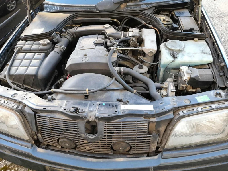 Mercedes-Benz C 220, снимка 16 - Автомобили и джипове - 52437408