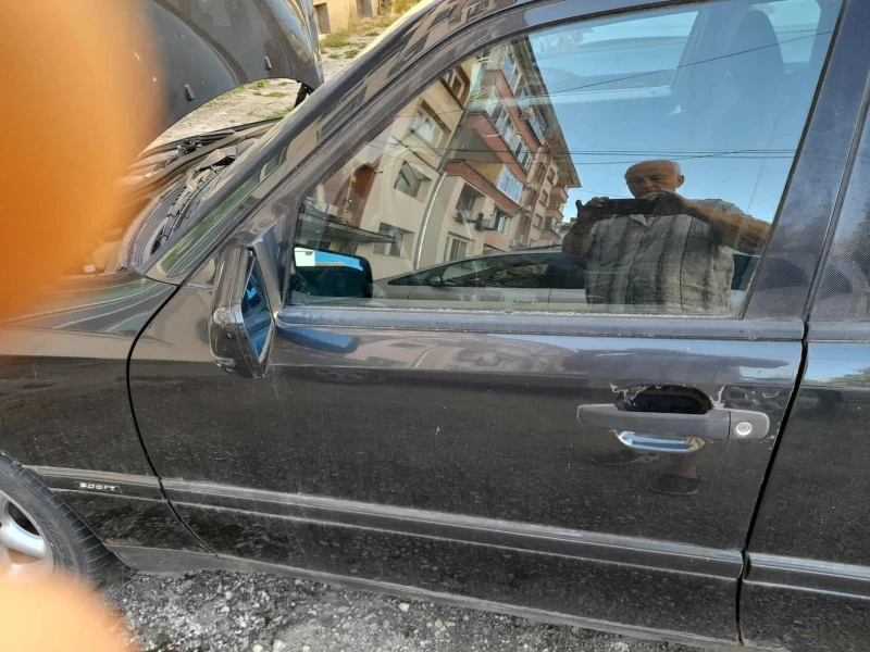 Mercedes-Benz C 220, снимка 4 - Автомобили и джипове - 52437408