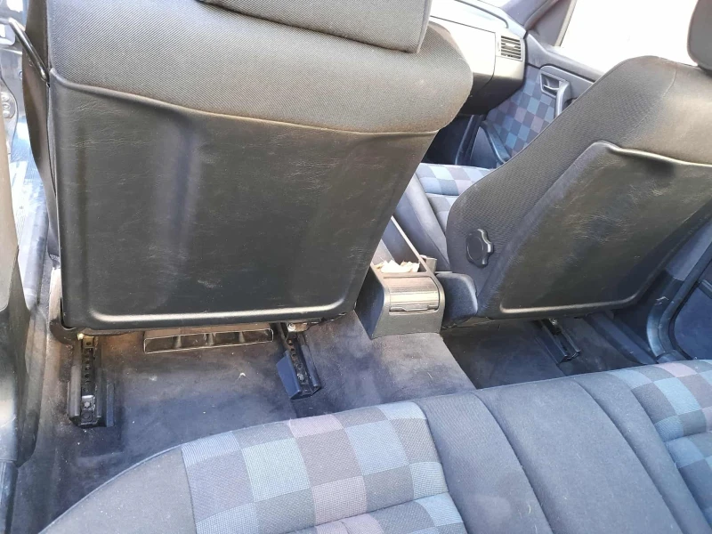 Mercedes-Benz C 220, снимка 10 - Автомобили и джипове - 52437408