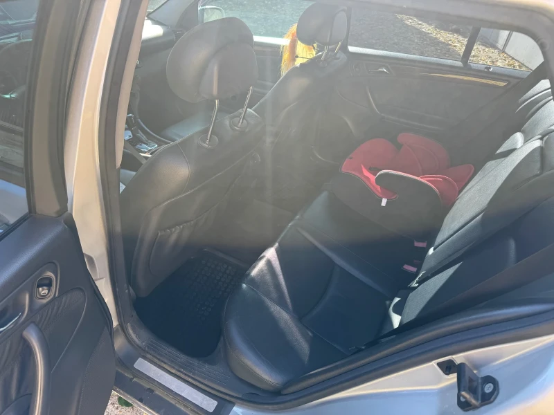 Mercedes-Benz C 270 2.7CDI, снимка 13 - Автомобили и джипове - 52834226