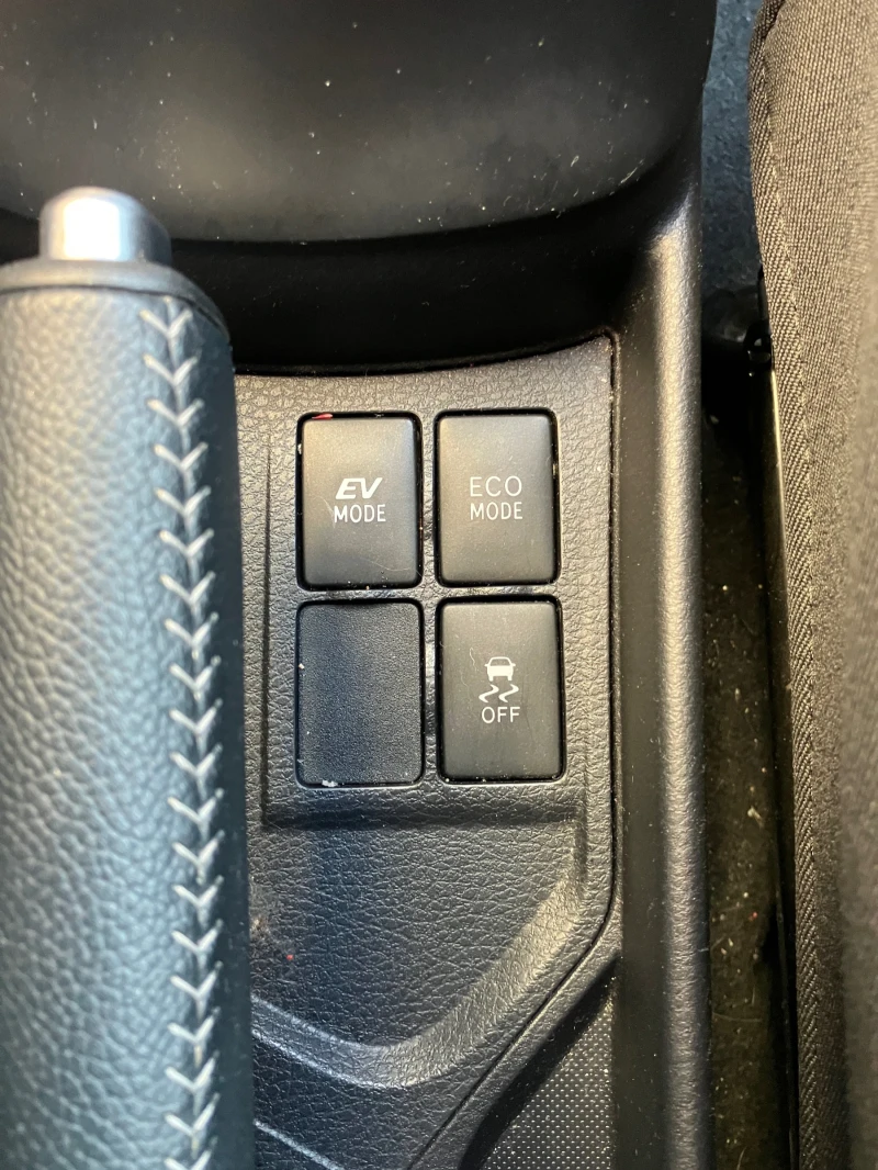 Toyota Yaris 1.5 Hybrid 5D Fancy / Luna Гаранция, снимка 13 - Автомобили и джипове - 52788883