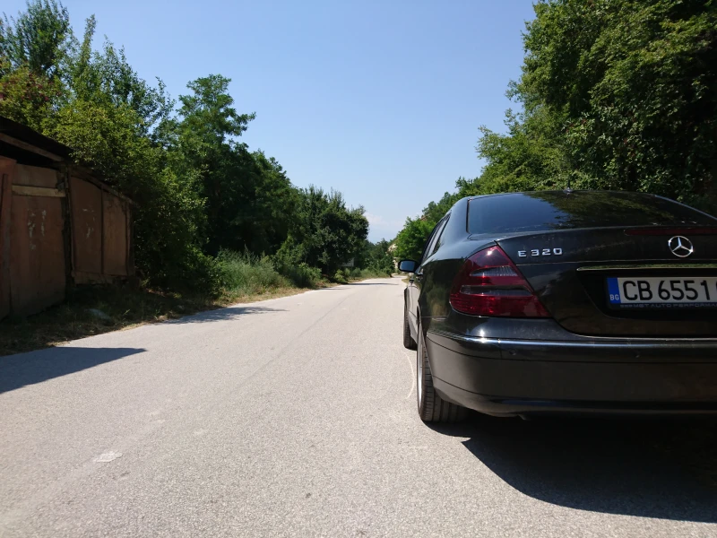 Mercedes-Benz E 320 CDI, снимка 11 - Автомобили и джипове - 53343957