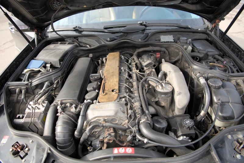Mercedes-Benz E 320 CDI, снимка 4 - Автомобили и джипове - 53343957