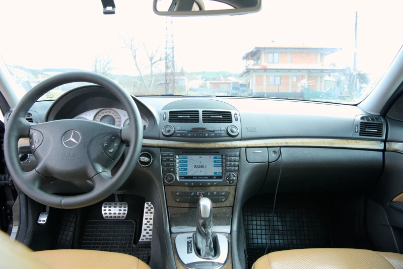 Mercedes-Benz E 320 CDI, снимка 9 - Автомобили и джипове - 53343957