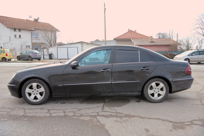 Mercedes-Benz E 320 CDI, снимка 3 - Автомобили и джипове - 53343957