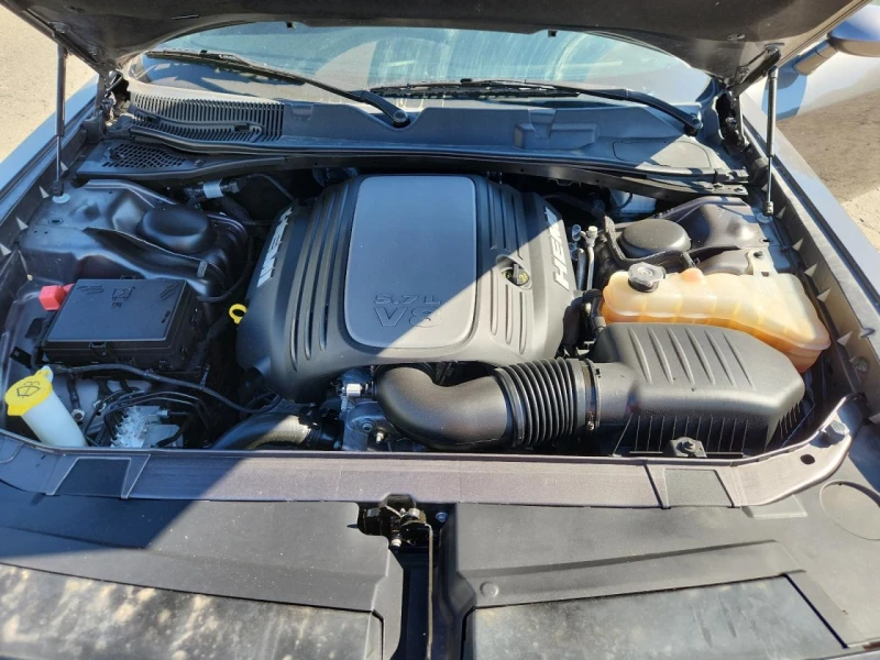 Dodge Challenger R/T, снимка 11 - Автомобили и джипове - 53379188