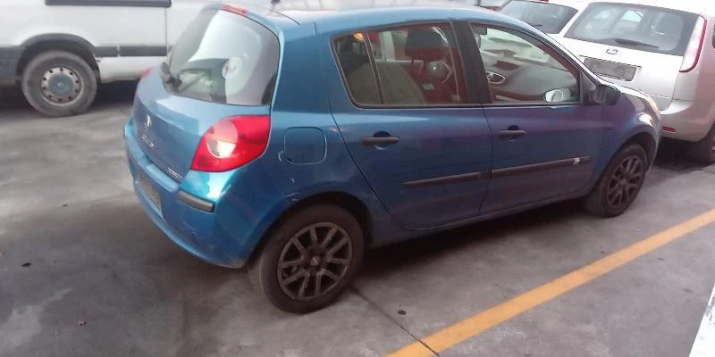 Renault Clio 1.5 dci 86ks - изображение 2