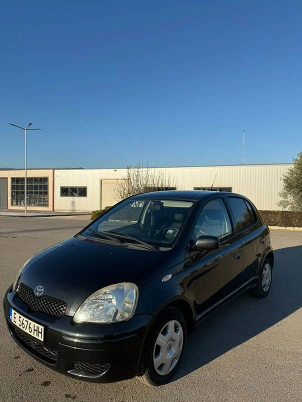 Toyota Yaris 1.0, снимка 1 - Автомобили и джипове - 48784073