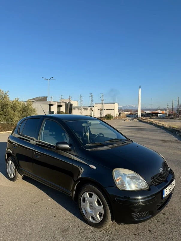 Toyota Yaris 1.0, снимка 2 - Автомобили и джипове - 48784073