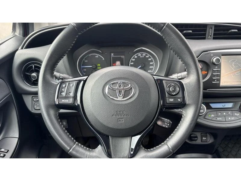 Toyota Yaris 1.5HSD LUNA PLUS, снимка 13 - Автомобили и джипове - 53465478