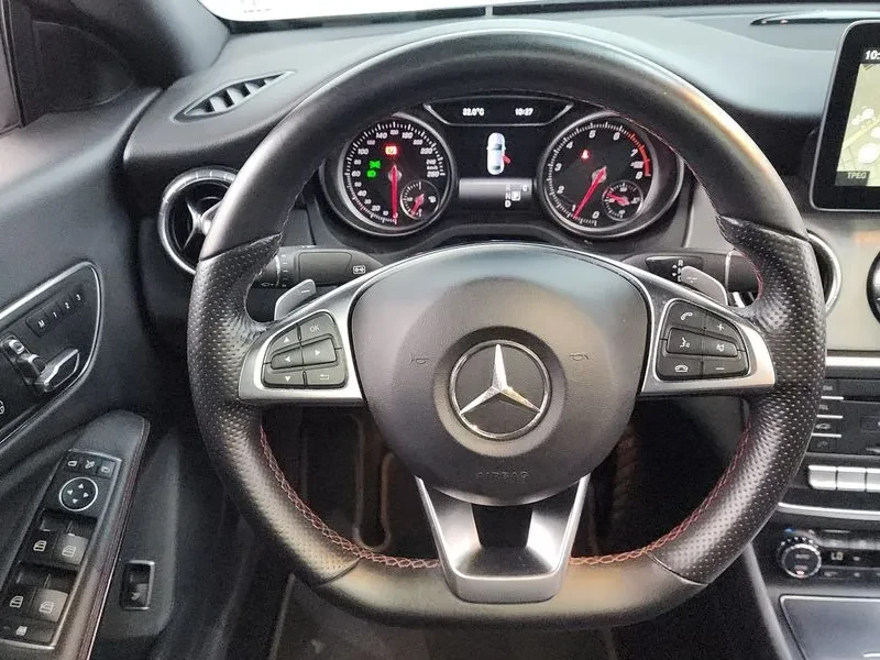 Mercedes-Benz CLA 250  4Matic, снимка 13 - Автомобили и джипове - 55653957