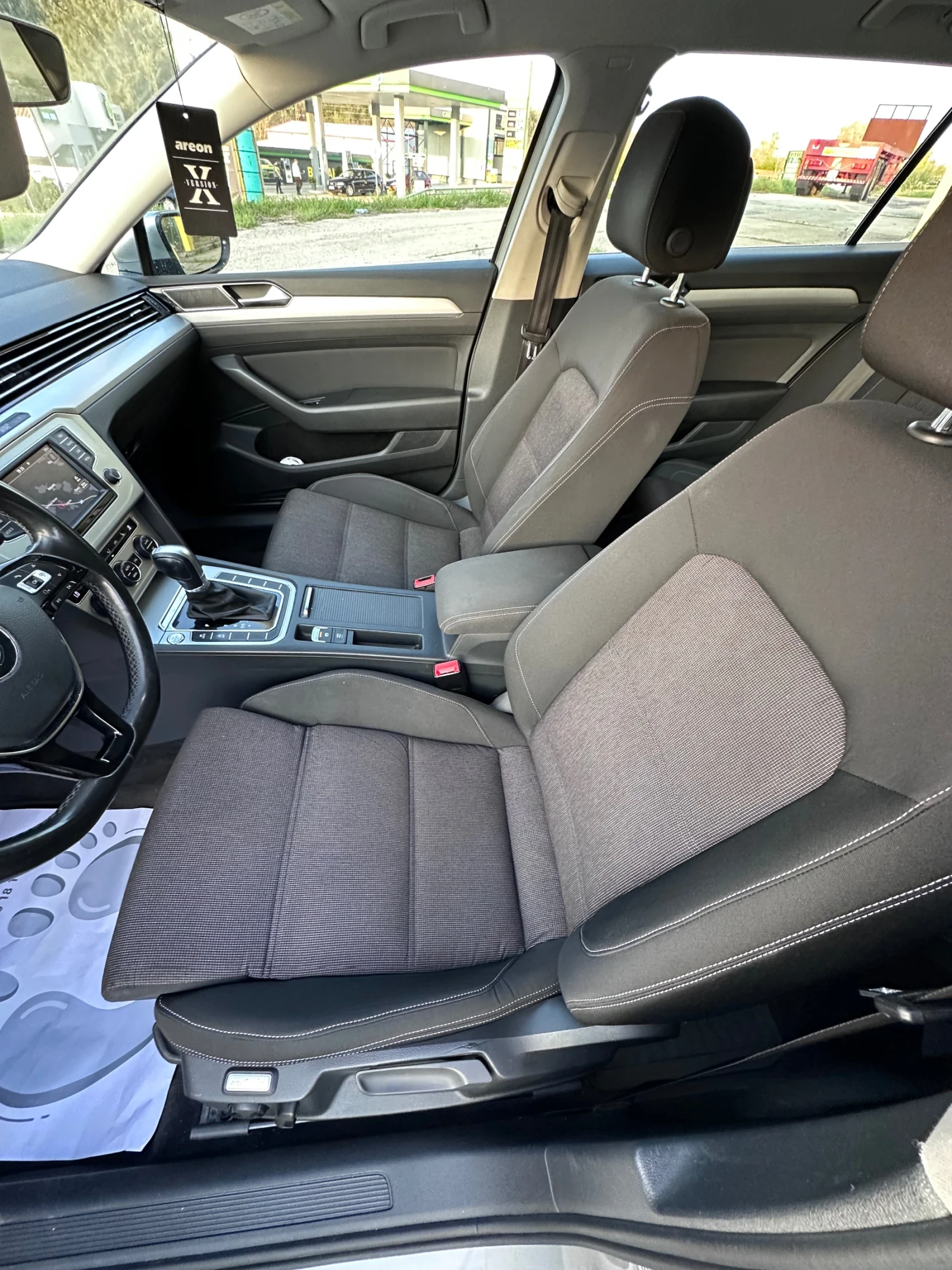 VW Passat 2.0 TDi DSG 150кс. 2015г Реални километри!!! - изображение 9