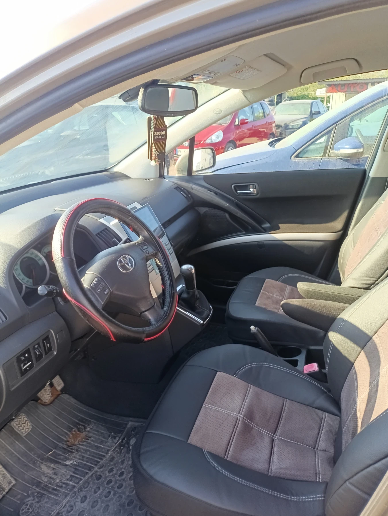 Toyota Corolla verso  - изображение 9