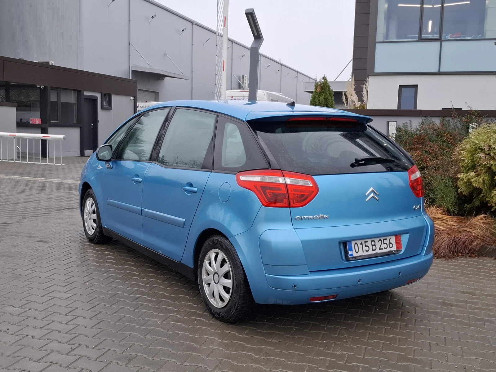 Citroen C4 Picasso 2.0HDI* (136кс)* * AВТОМАТИК* * HОВ ВНОС* *  - изображение 8