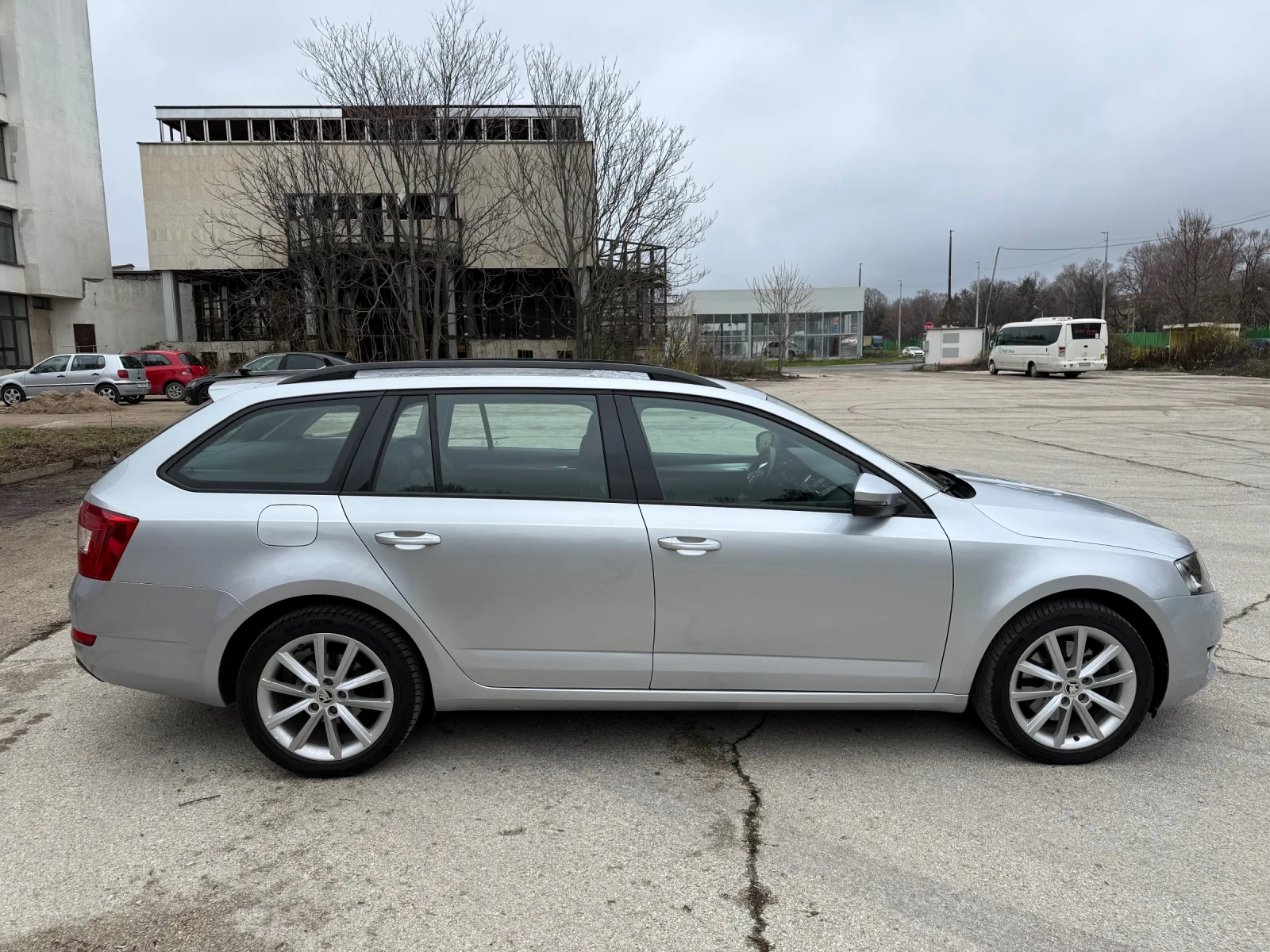 Skoda Octavia 2.0TDi / DSG / 4x4 - изображение 3