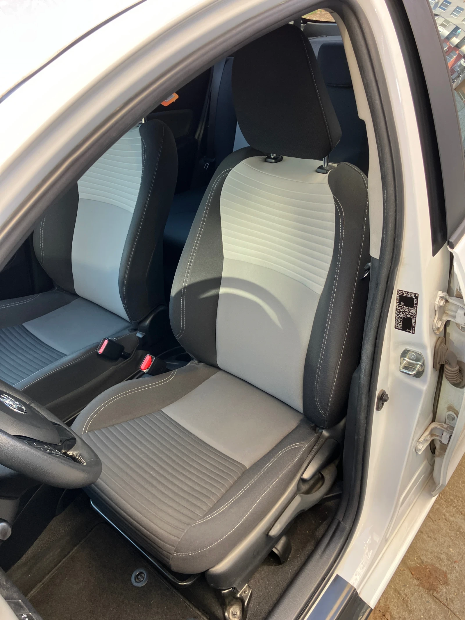 Toyota Yaris 1.5 Hybrid 5D Fancy / Luna Гаранция - изображение 5