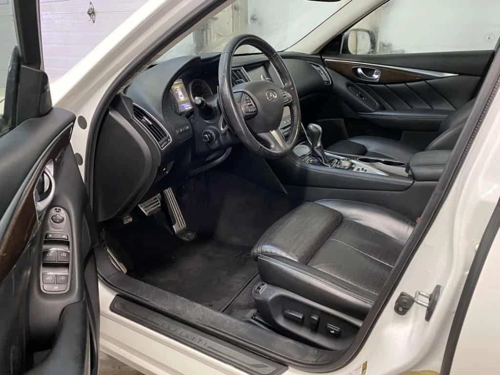 Infiniti Q50 * RED SPORT 400 3.0T * GPS, Toit, Cuir, Banc chauf, снимка 9 - Автомобили и джипове - 53801341