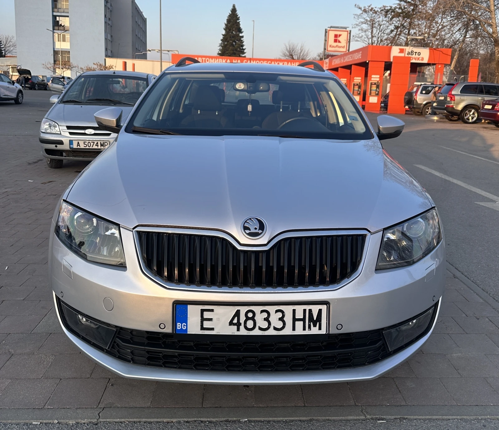 Skoda Octavia 1.4 TFSI, снимка 2 - Автомобили и джипове - 53880323