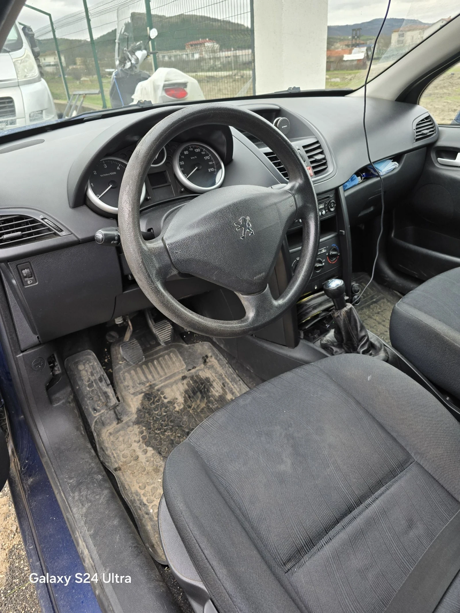 Peugeot 207, снимка 5 - Автомобили и джипове - 53952893