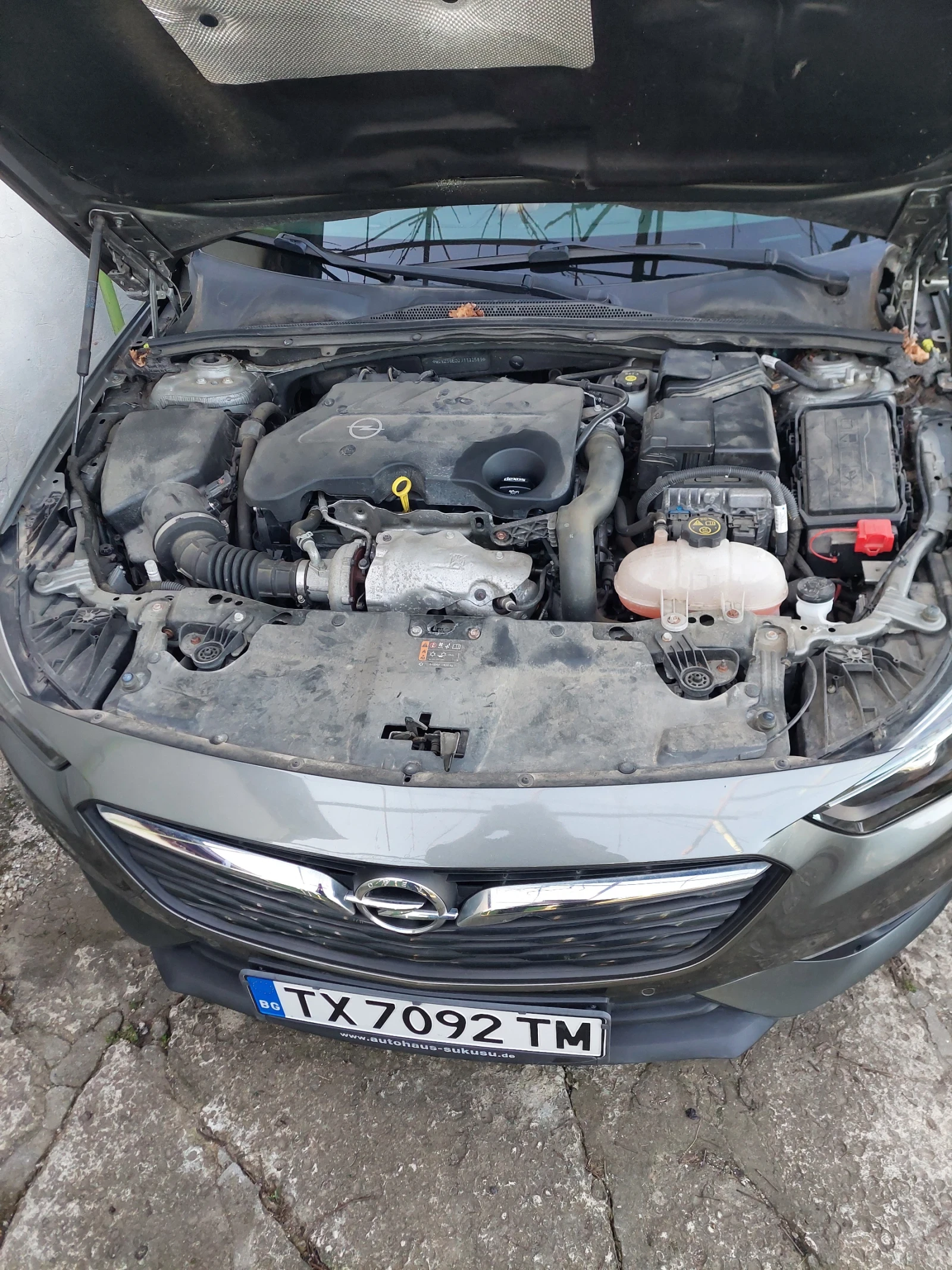 Opel Insignia Grand Sport, снимка 15 - Автомобили и джипове - 53962670