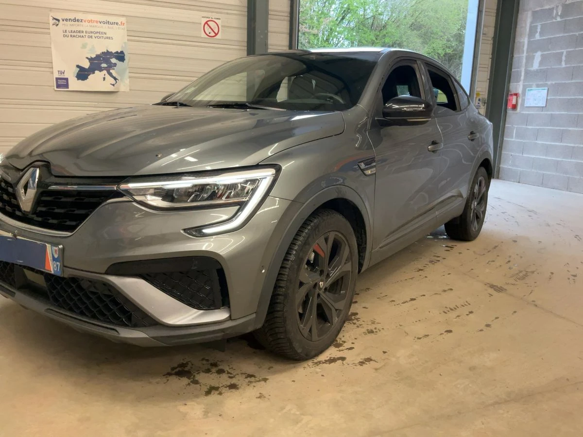 Renault Arkana 1.6 Hybrid E-Tech R.S. Line, снимка 2 - Автомобили и джипове - 54145842