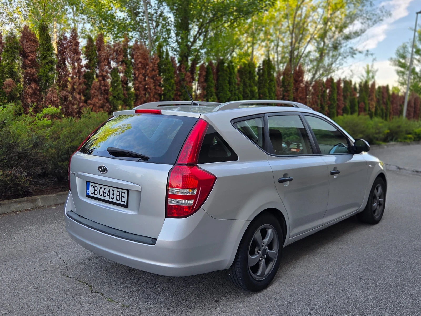 Kia Ceed 1.4i Фабрична газ* Напълно обслужена* , снимка 6 - Автомобили и джипове - 54605710