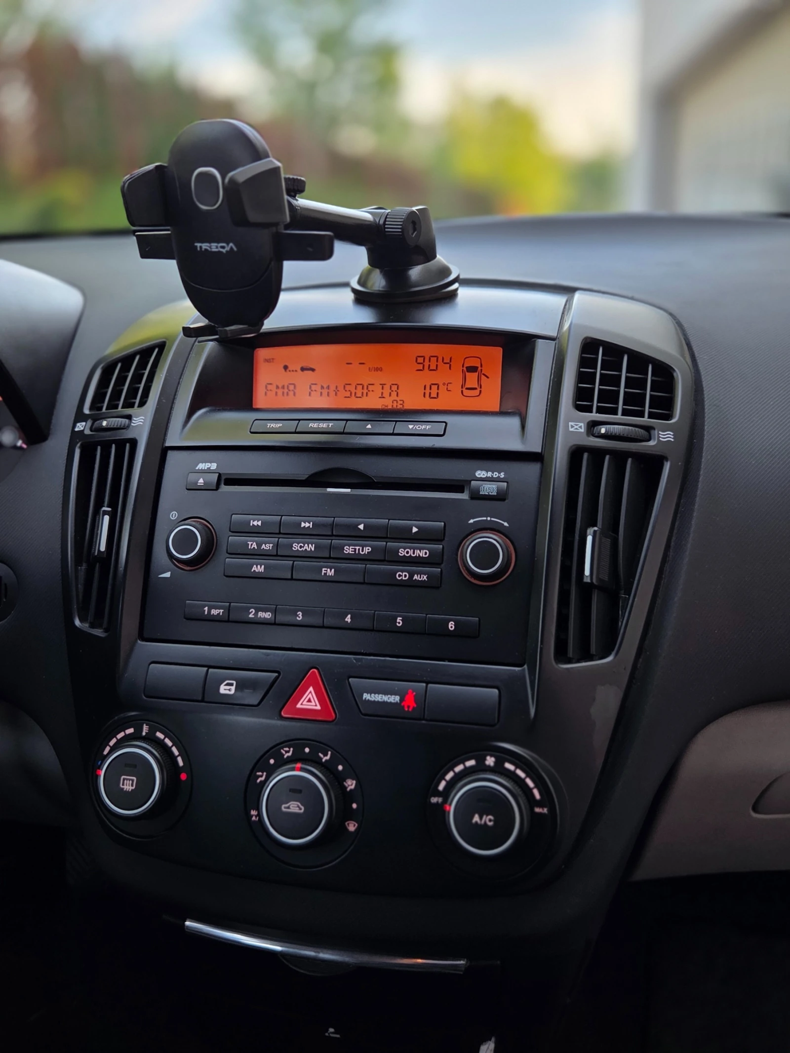 Kia Ceed 1.4i Фабрична газ* Напълно обслужена* , снимка 12 - Автомобили и джипове - 54605710