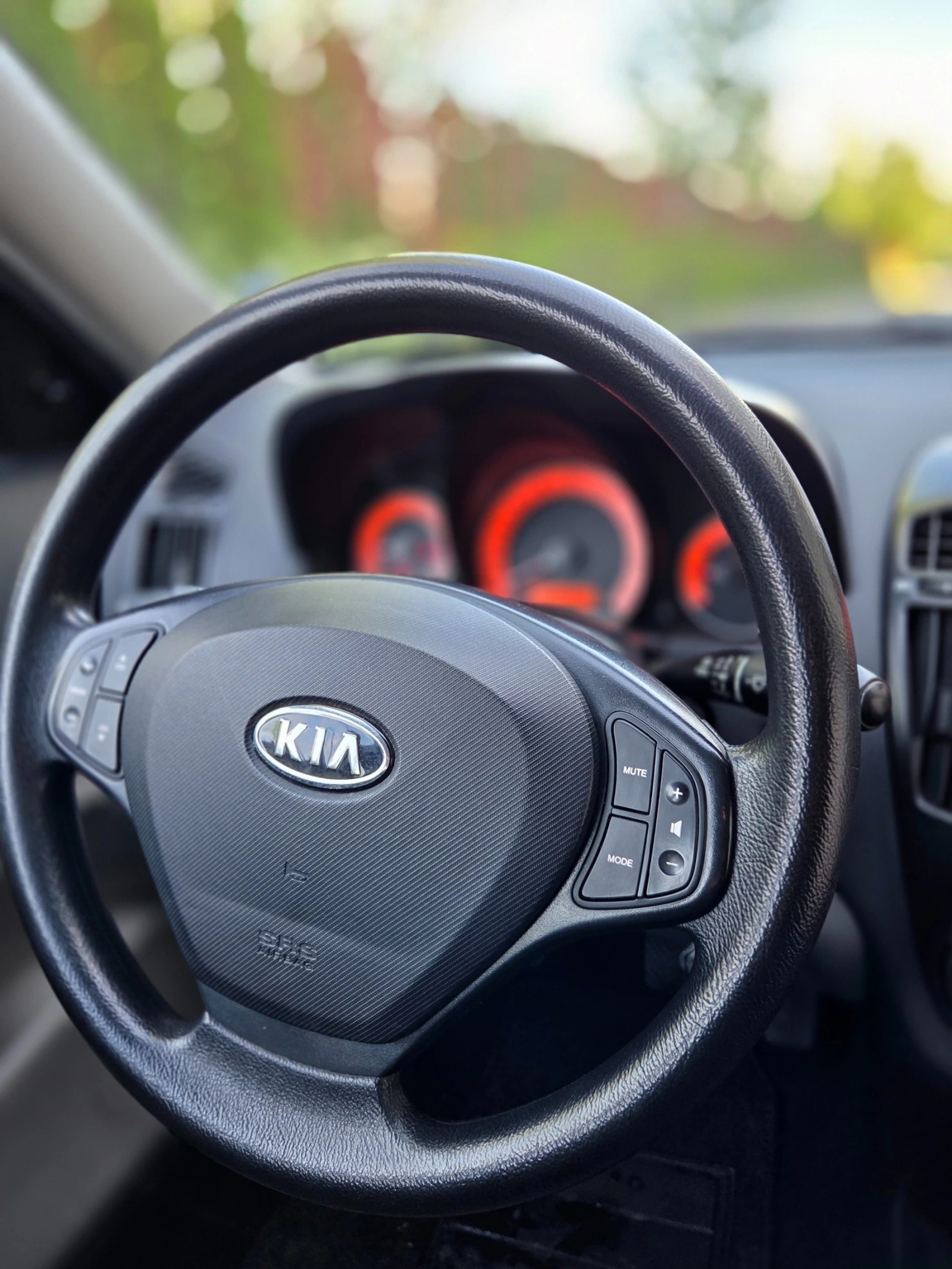 Kia Ceed 1.4i Фабрична газ* Напълно обслужена* , снимка 15 - Автомобили и джипове - 54605710