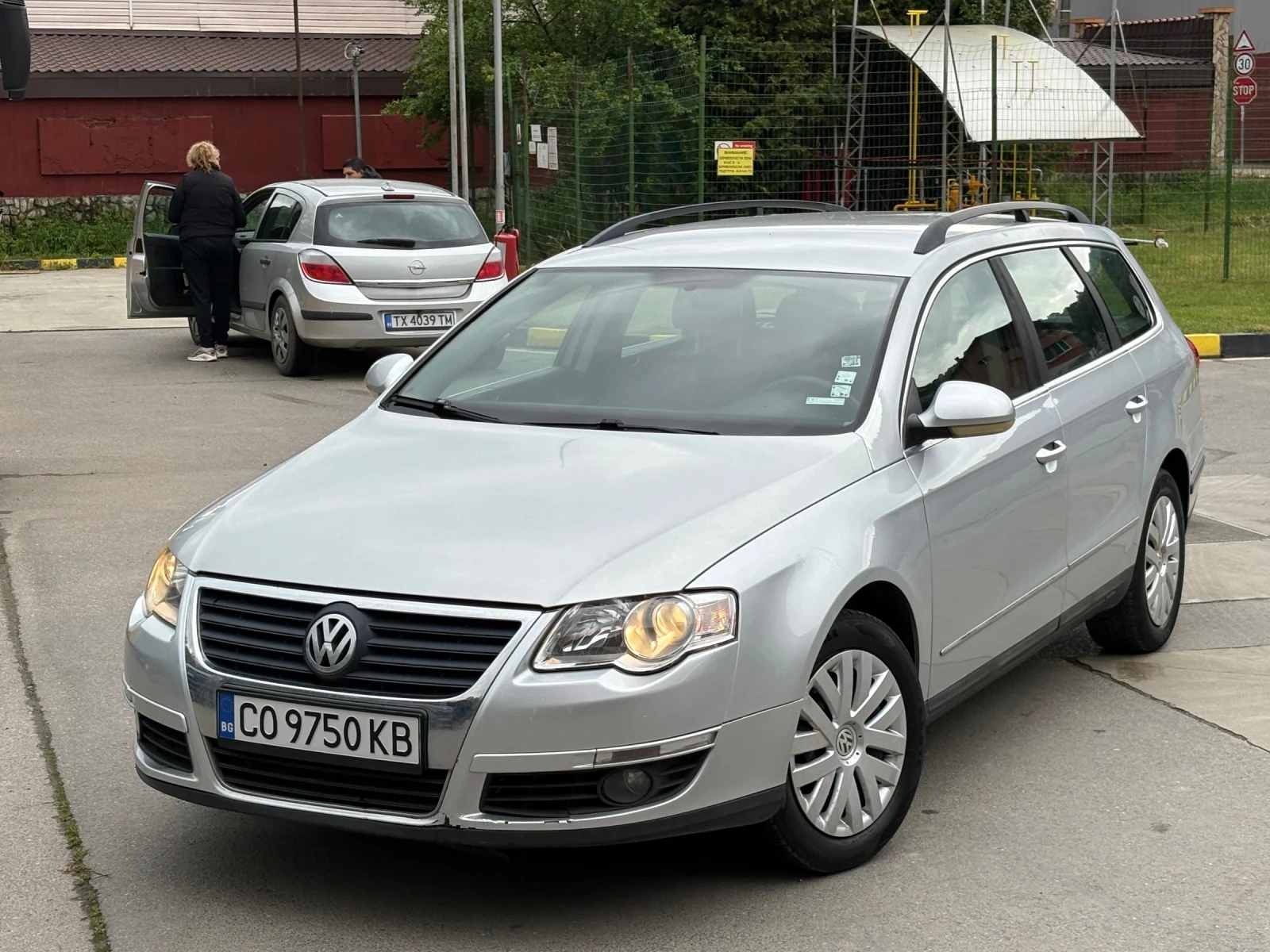 VW Passat, снимка 2 - Автомобили и джипове - 54640986