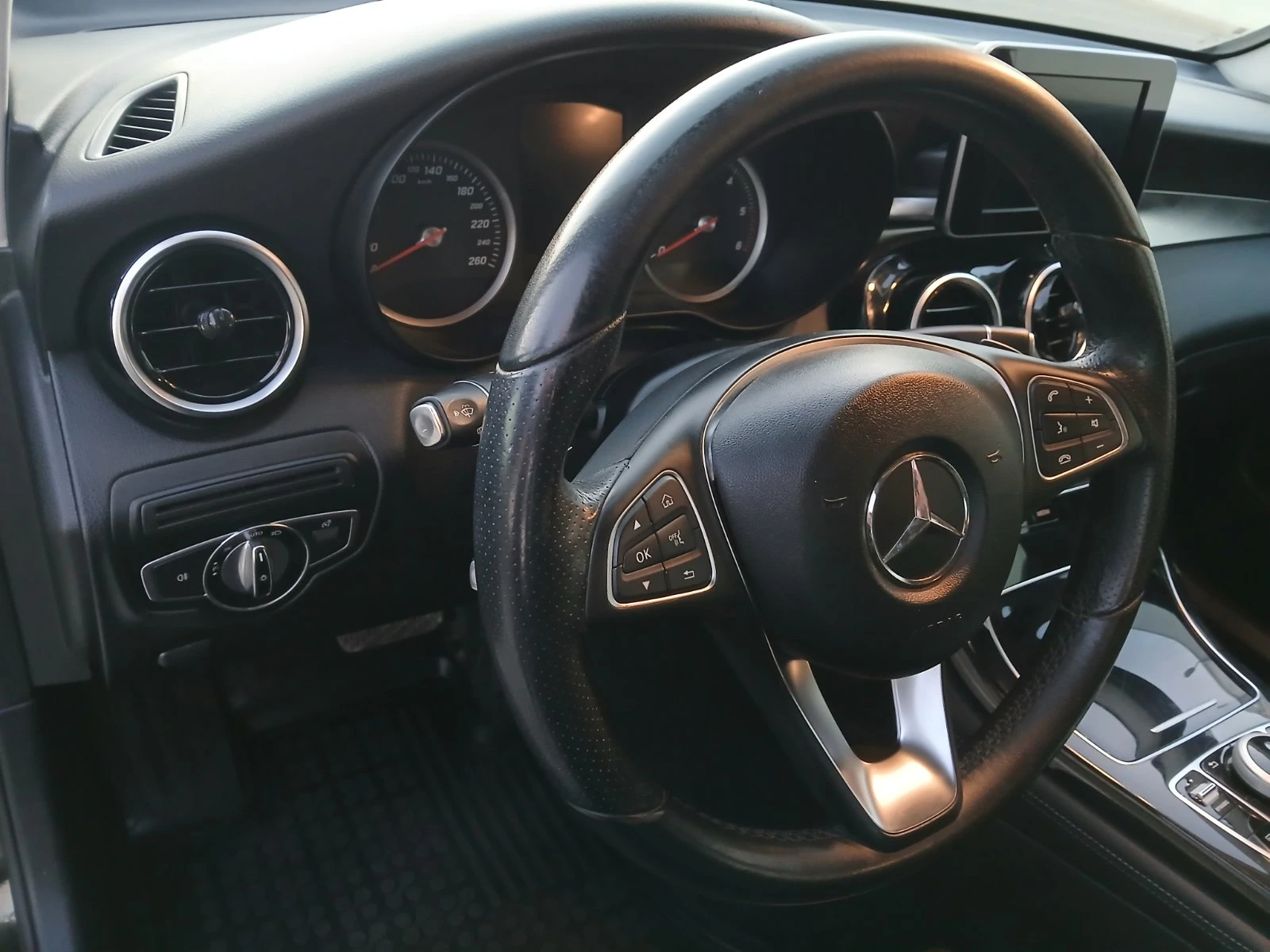 Mercedes-Benz CLC 220 COUPE, снимка 7 - Автомобили и джипове - 55133792