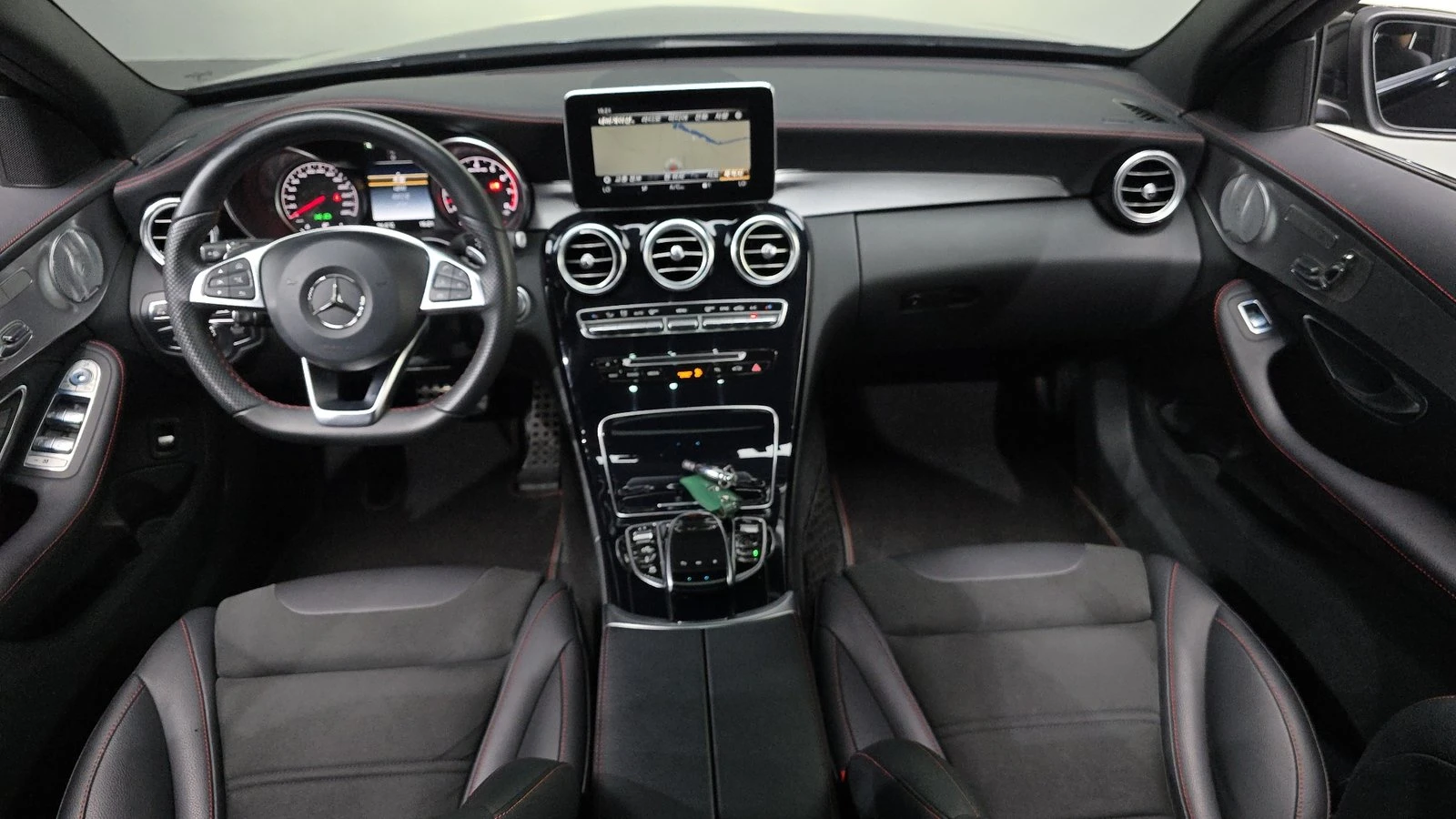 Mercedes-Benz C 43 AMG ЛЮК* HUD* KEYLESS* ЕЛ. БАГАЖНИК* КРАЙНА ЦЕНА, снимка 7 - Автомобили и джипове - 55302344