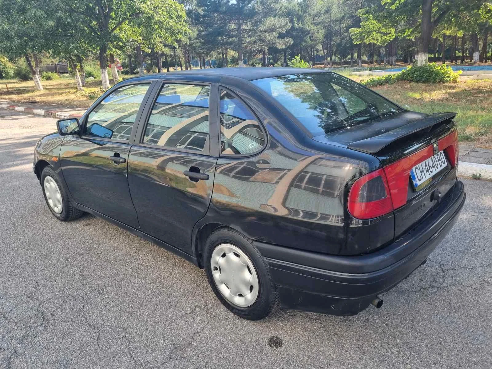 Seat Cordoba, снимка 2 - Автомобили и джипове - 55512146