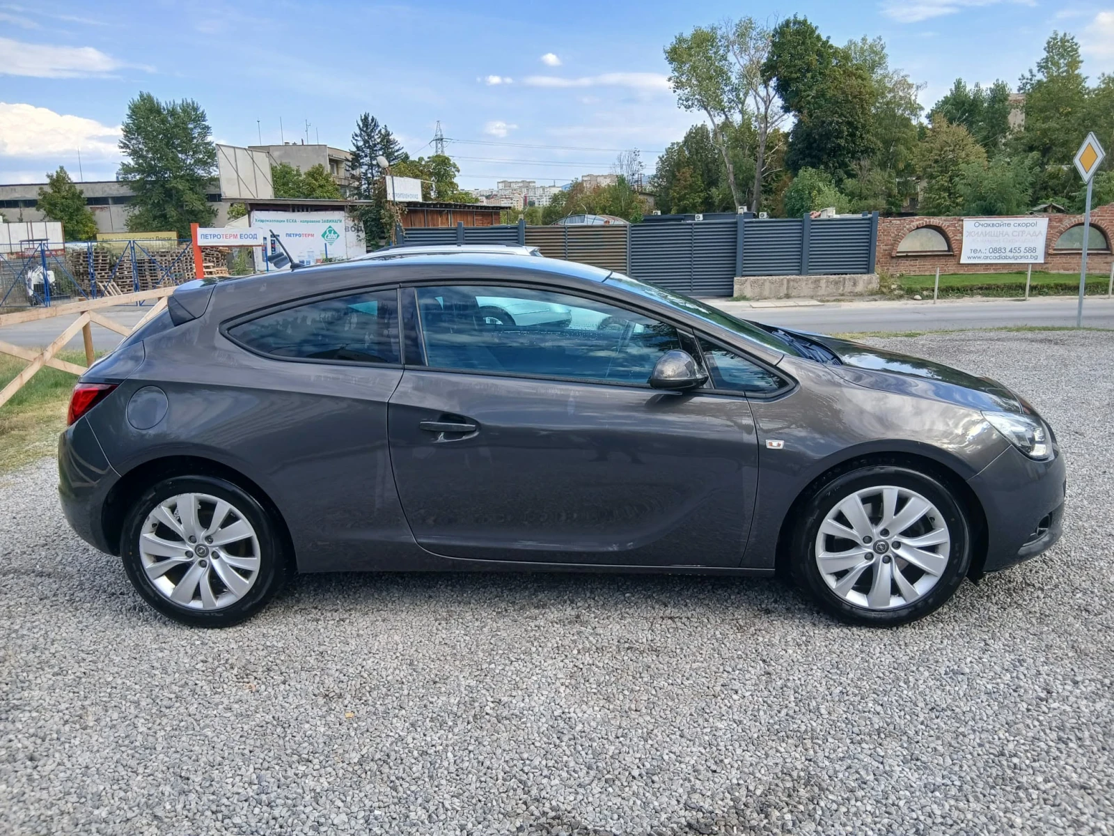 Opel Astra GTC 1.4 Turbo, снимка 3 - Автомобили и джипове - 56233101