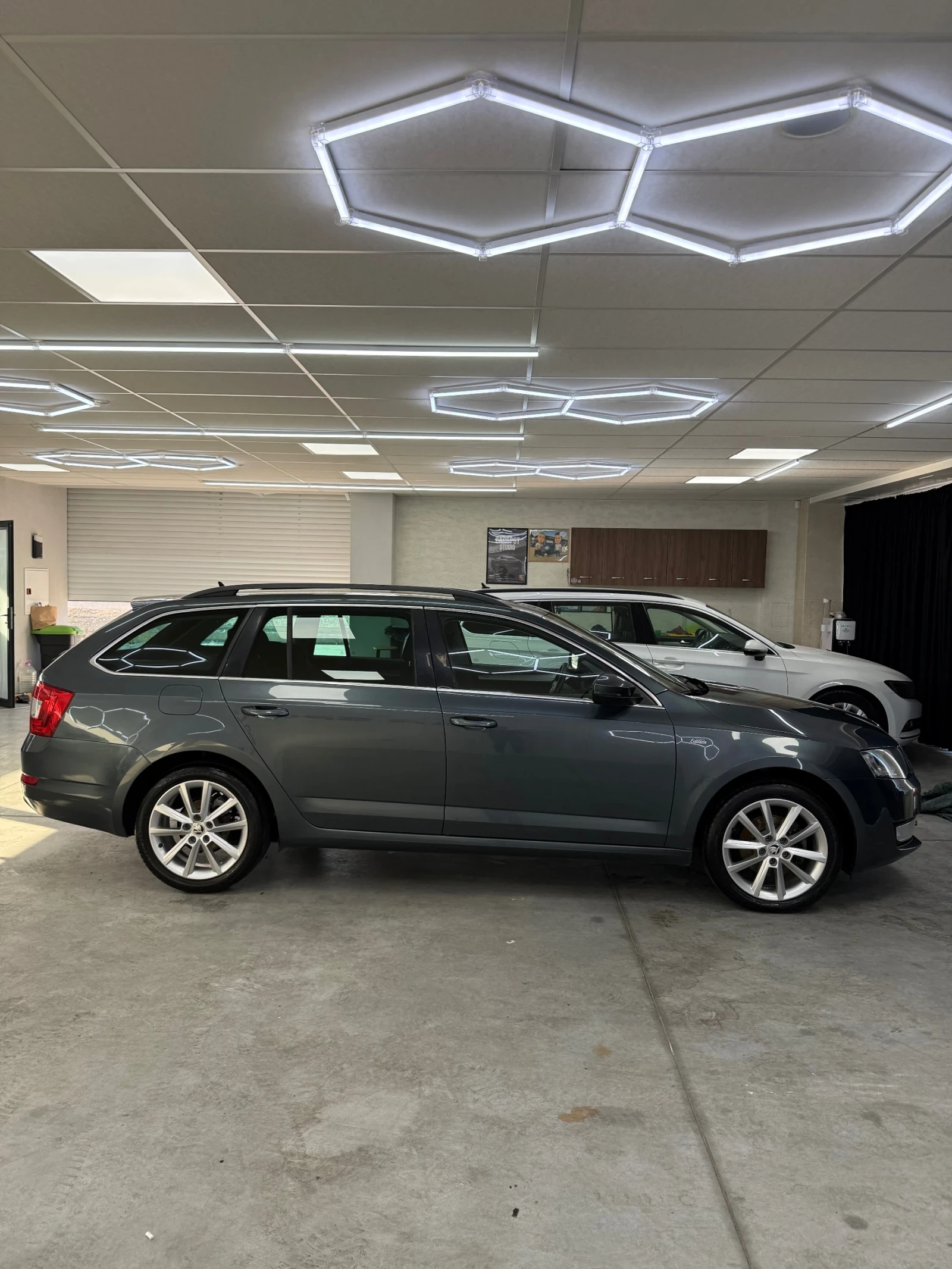 Skoda Octavia, снимка 2 - Автомобили и джипове - 56318080