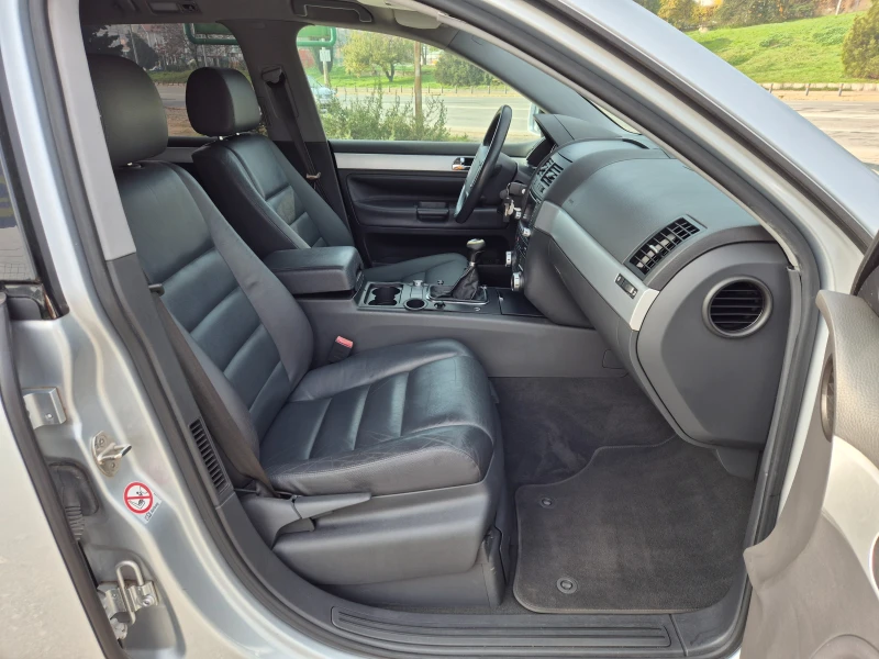 VW Touareg 2.5TDI, снимка 9 - Автомобили и джипове - 52447013